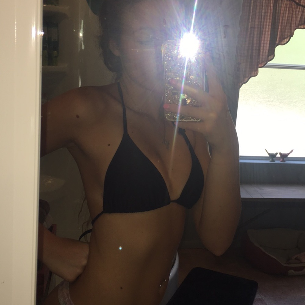 Black bikini top!!